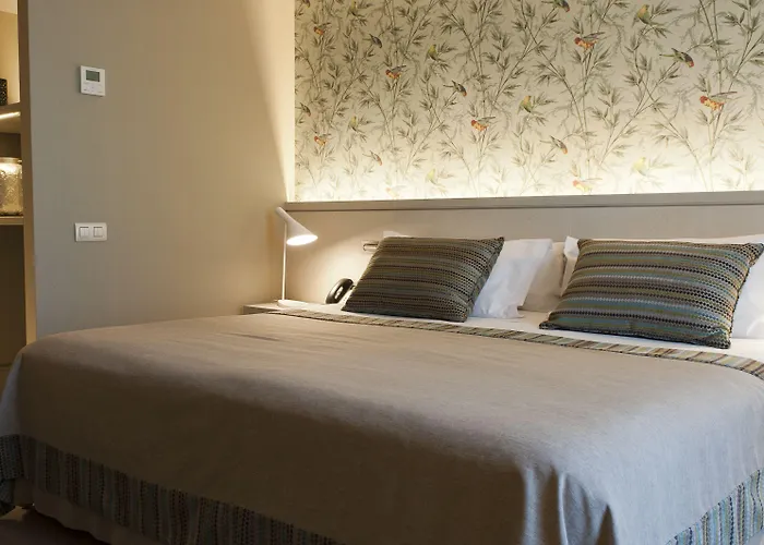 Duquesa De Cardona 4 Sup By Grup Duquessa 4*