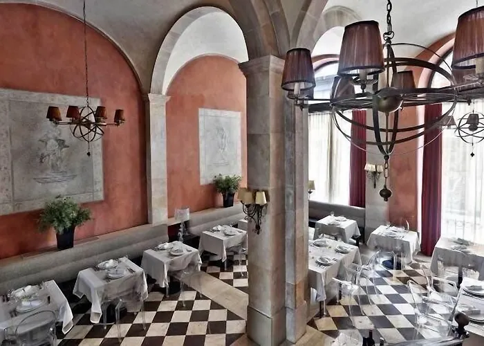 Duquesa De Cardona 4 Sup By Grup Duquessa 4*