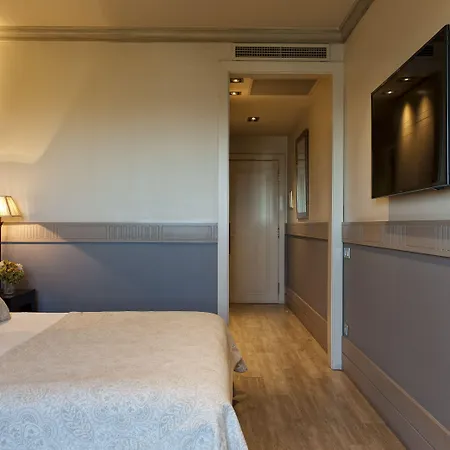 Duquesa De Cardona 4 Sup By Grup Duquessa מלון 4*