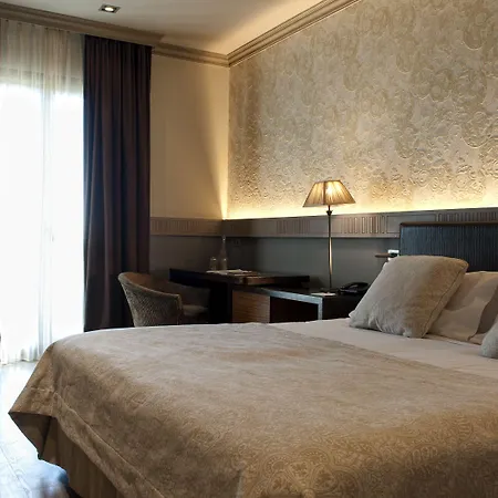 Duquesa De Cardona 4 Sup By Grup Duquessa מלון 4*