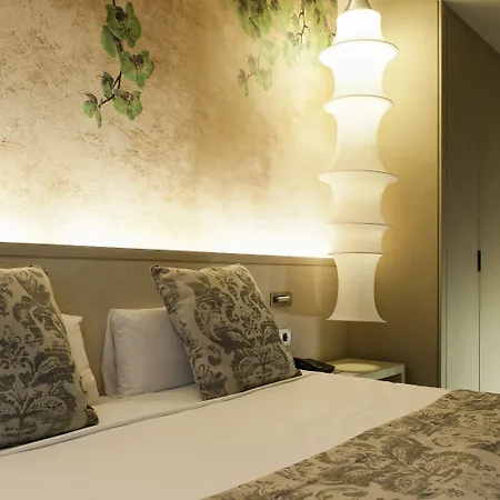 Duquesa De Cardona 4 Sup By Grup Duquessa 4*