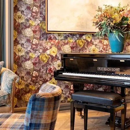 Duquesa De Cardona 4 Sup By Grup Duquessa 4*